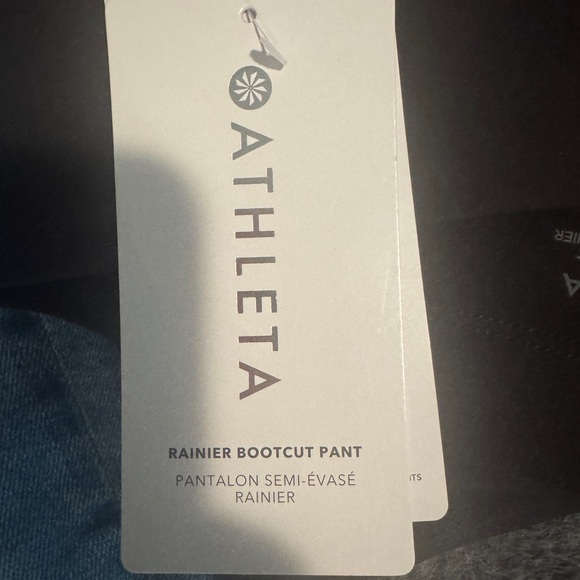 Athleta Rainer Bootcut size small. Nwt - Picture 2 of 3